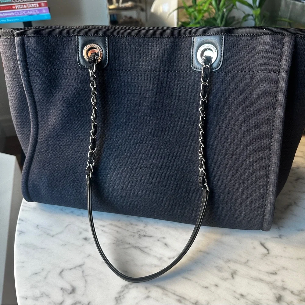 Chanel Large Shopper 30cm Black with Silver Hardware 2021 - Picture 7 of 14